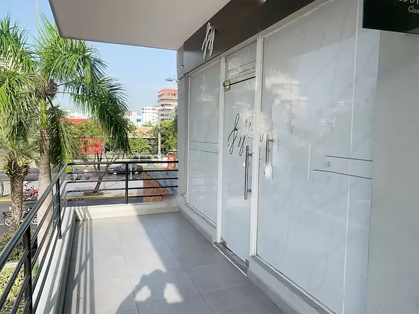oficinas y locales comerciales - Local Piantini 3