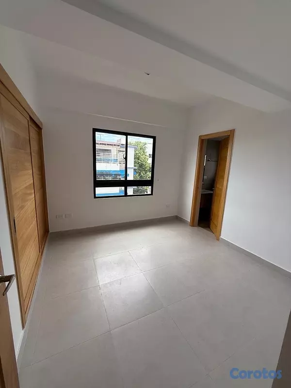apartamentos - alquiló piso 5 avenida independencia jardines del Sur dos habitaciones parqueo  4