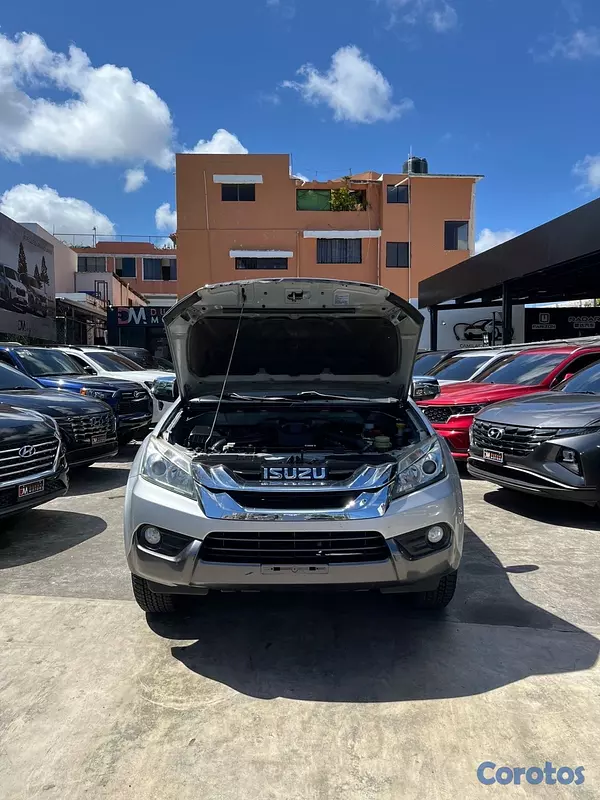 jeepetas y camionetas - Isuzu MUX 2015
 10