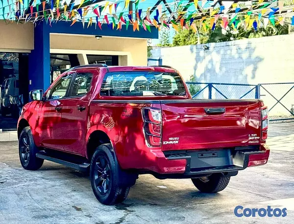 jeepetas y camionetas - Isuzu DMAX LSE 4x4  2026 (NUEVO) 6