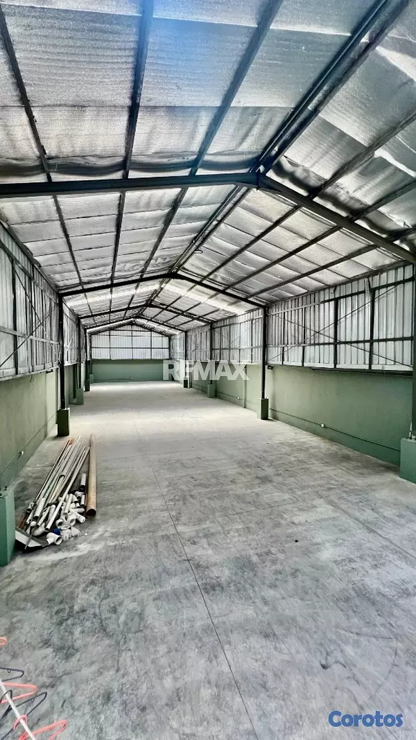 oficinas y locales comerciales - Nave industrial de 500mt2 en alquiler en Ensanche  4