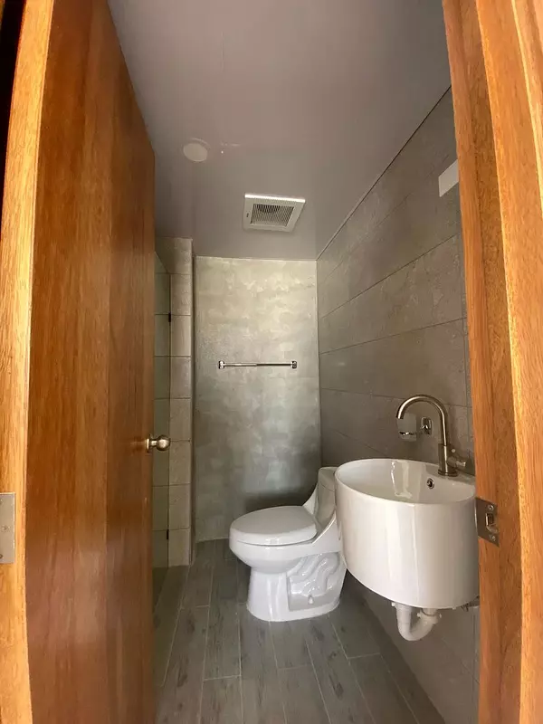 apartamentos - Se alquila apartamento en Evaristo Morales 8