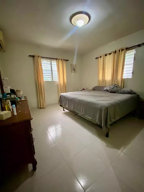 casas - Amplia casa de venta en Gurabo  10