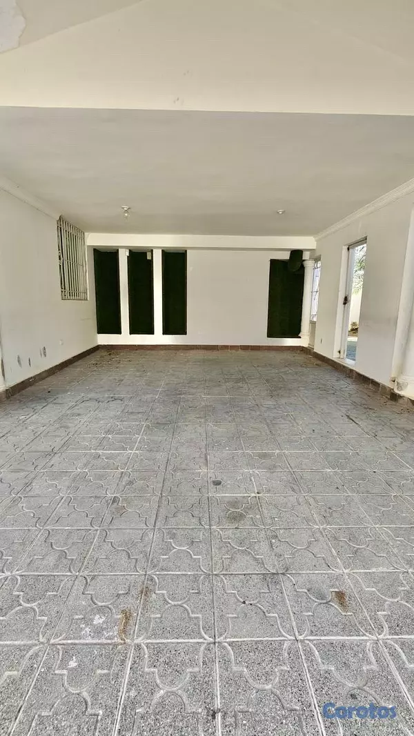 casas - casa de tres hab con baños y estudio . con jacuzzi en su jardín en  US 3,300 6