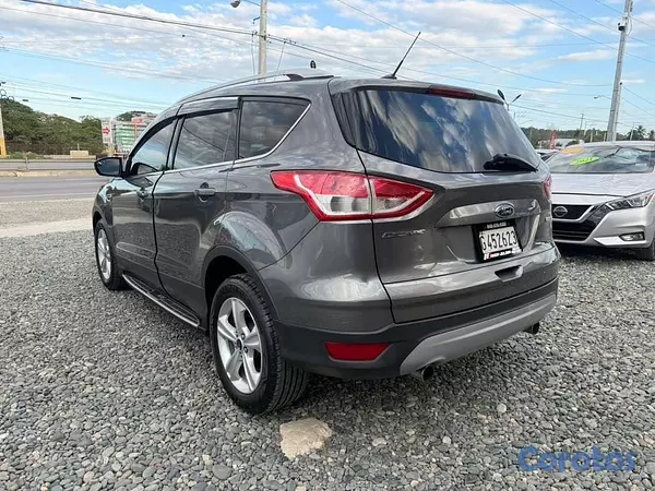 jeepetas y camionetas - Ford Escape SE 2013
 4