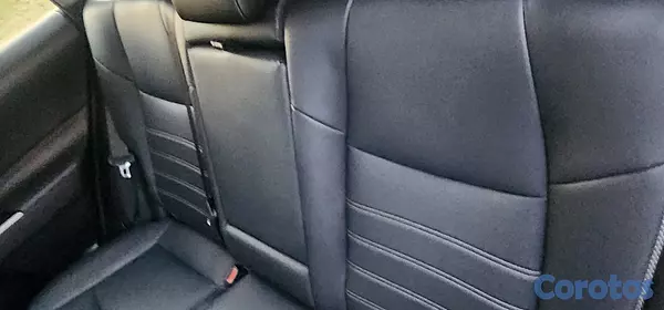 jeepetas y camionetas - rav4 xle 40mil millas un solo dueño en usa  2