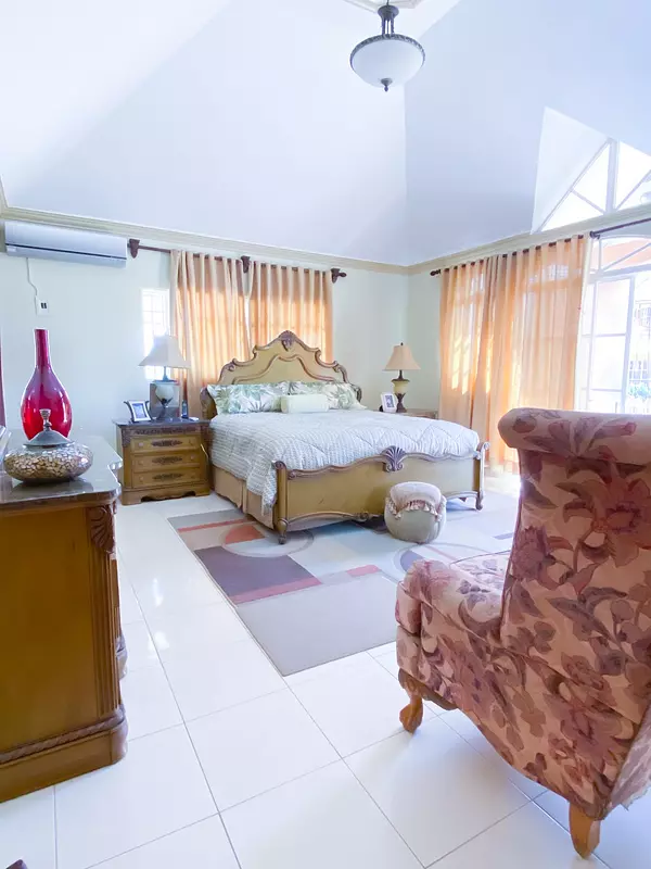 casas - Vendo CASA de Dos niveles 450mt2 2 niveles 1408 4