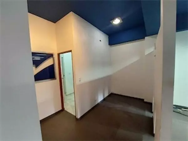 oficinas y locales comerciales - Local Millon 100m / 65000 pesos 6