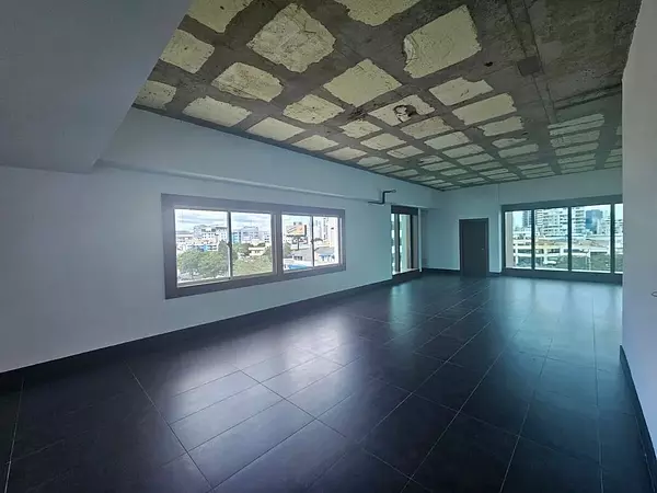 oficinas y locales comerciales - 🔵Alquilo Local 6to piso para oficina 208 mts en la esperilla 
 6