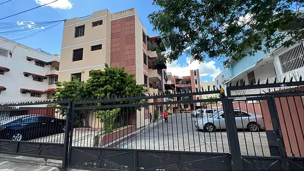 apartamentos - APARTAMENTO EN ALMA ROSA I, 2do nivel  céntrico 1
