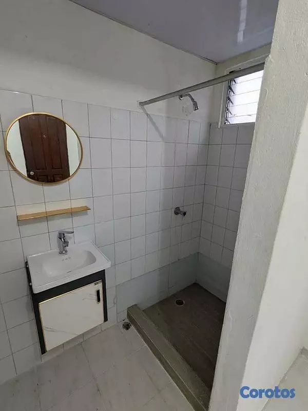 otros inmuebles - habitacion independiente con baño Jose Contreras I 3