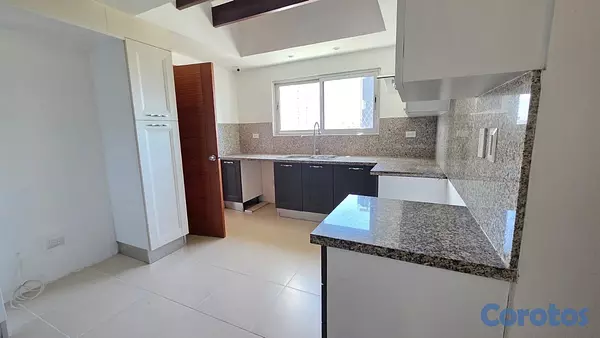 apartamentos - alquiló la Esperilla piso 8 tres habitaciones con baño tres parqueos balcón  15