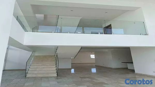apartamentos - Un apartamento por piso en Serrallés 2