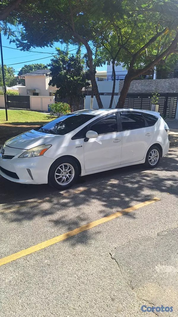 carros - Toyota prius V 16