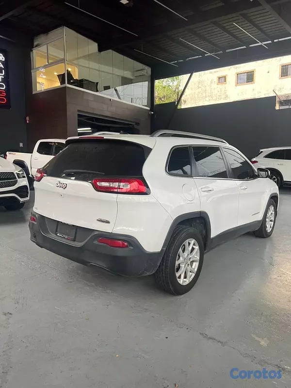 jeepetas y camionetas - jeep Cherokee lactitud plus  3