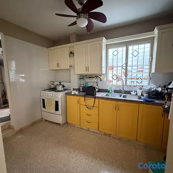 casas - casa en venta en la ind. entre Ind y José contreras RD 13,500 3