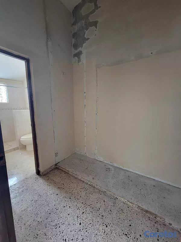 oficinas y locales comerciales - Local Comercial en Alquiler  de 112 Metros en 2do  2