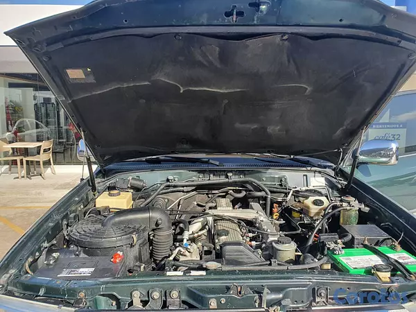 jeepetas y camionetas - Jeepeta Toyota LandCruiser VX 2001 Turbo Diesel 10 7