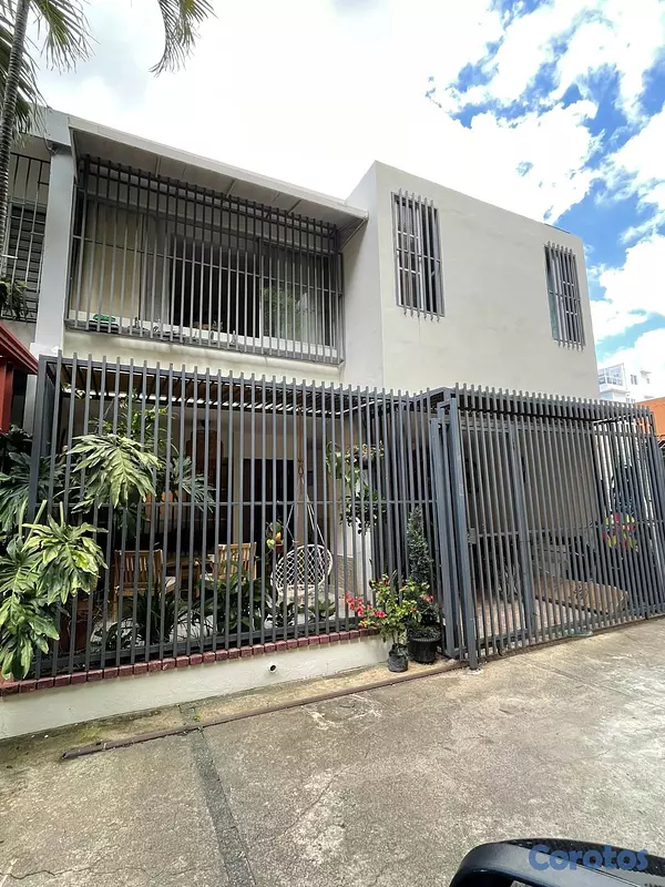 casas - Se vendé casa totalmente remodelanda en quisqueya 3