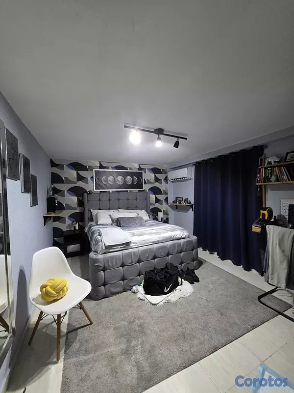 muebles y colchones - Vendo cama Queen con espaldar Memory Foam 4