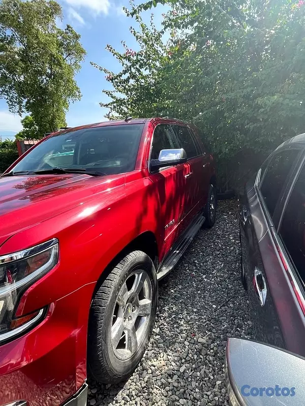 jeepetas y camionetas - 🚗 Chevrolet Tahoe 2015 – ¡Potente, espaciosa y en excelente estado! 💰 2