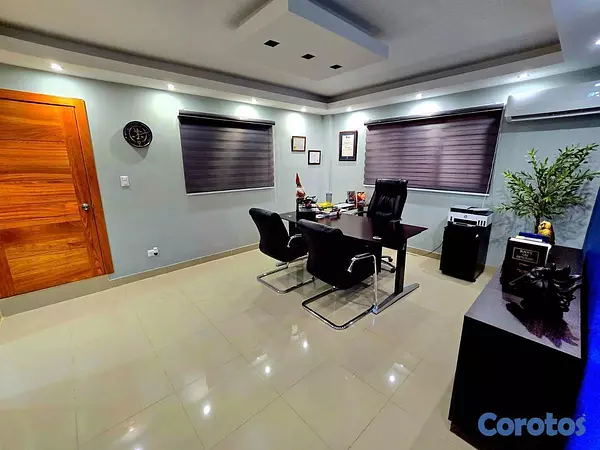oficinas y locales comerciales - Casa comercial de 170mt2 en alquiler en Av. Indepe 8