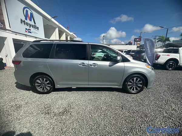 jeepetas y camionetas - TOYOTA SIENNA LE AWD 2020 6