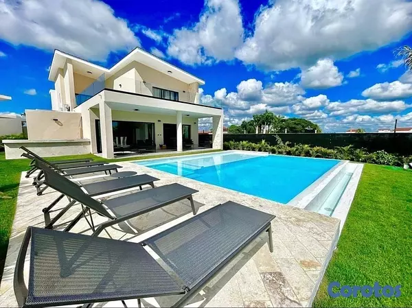 casas vacacionales y villas - venta de Villa de lujo primera línea campo de golf en la Romana de 750mts   3