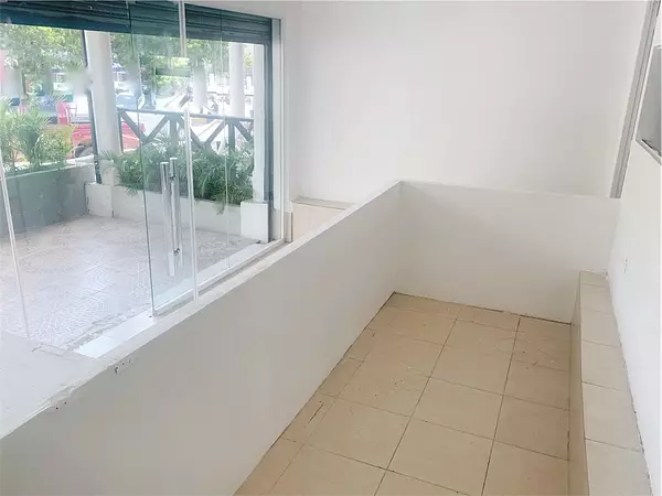 oficinas y locales comerciales - Local céntrico y comercial primer nivel  7