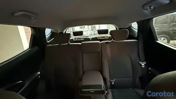 jeepetas y camionetas - Hyundai Santa Fe - 3 filas de Asientos 5