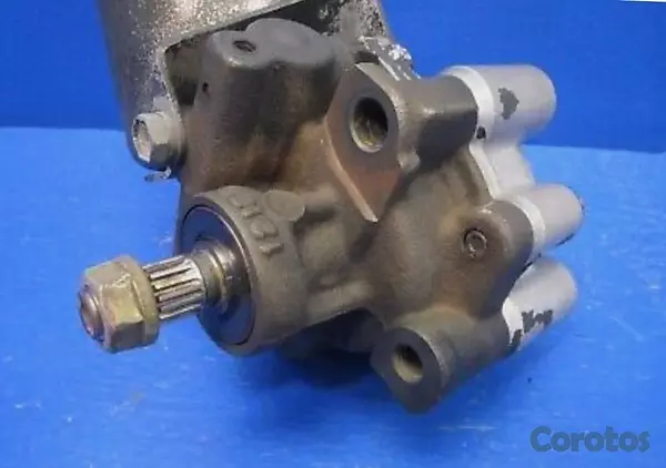 repuestos - Vendo Bomba hydraulica para Toyota 1998 4Runner power steering pump 2