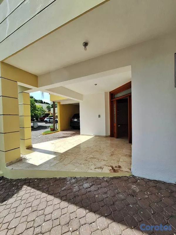 casas - CASA MODERNA EN LAS PRADERAS – 2 NIVELES | 300 m²  4