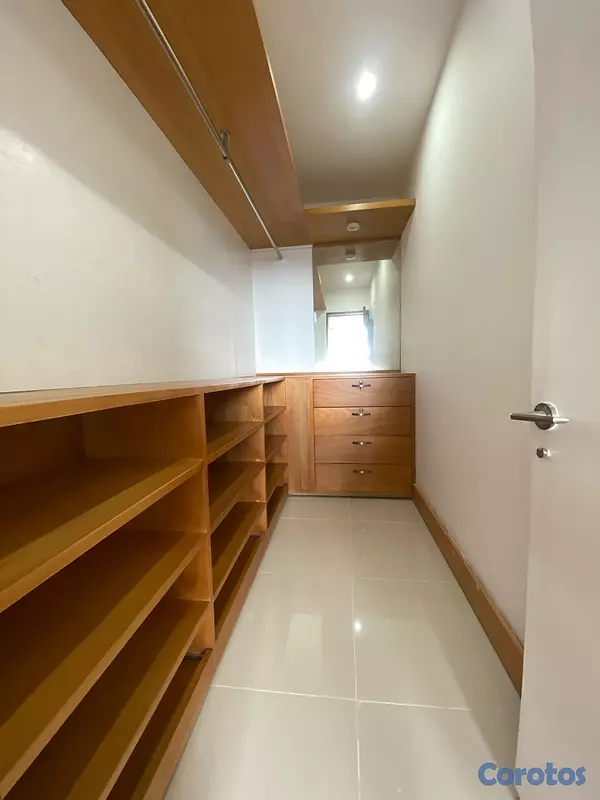 apartamentos - Piso alto de con La Línea blanca en La Esmeralda, Santiago. 12