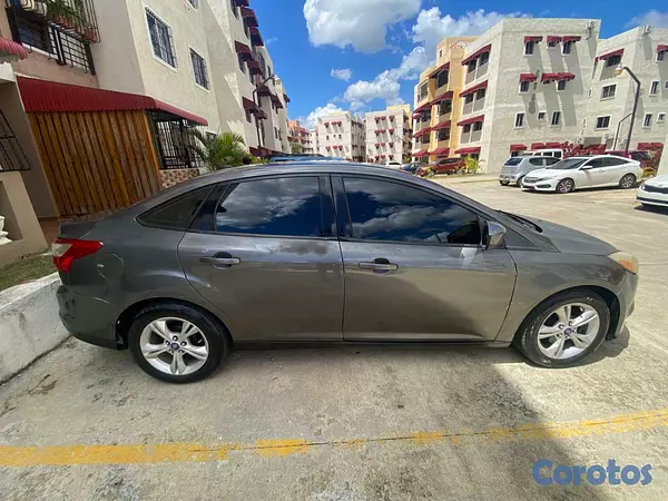 carros - FORD FOCUS 2012 4