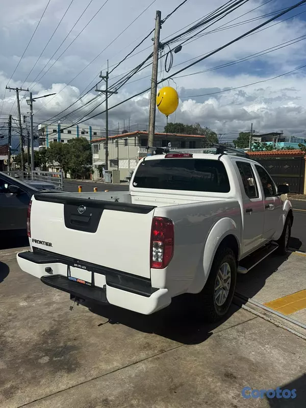 jeepetas y camionetas - Nissan Frontier SV 2021 10
