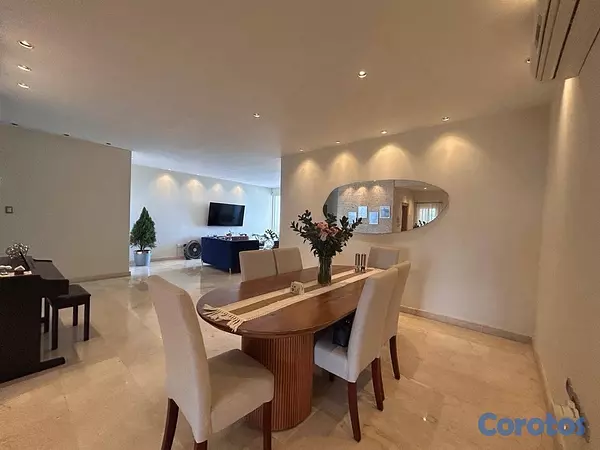 apartamentos - vendo la Esperilla piso 16 dos habitaciones 2.5 baños dos parqueos balcón serví 6