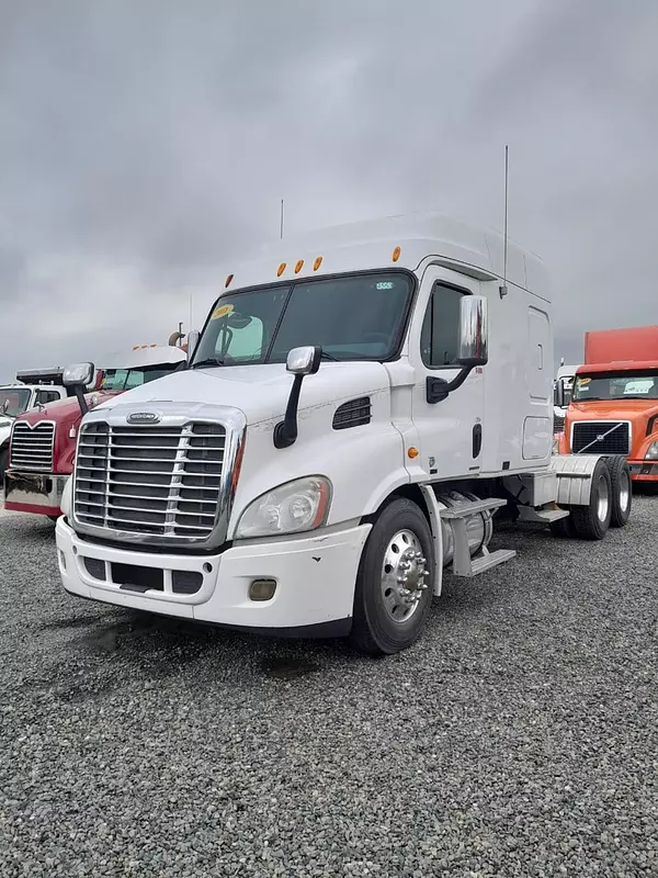 camiones y vehiculos pesados - FREIGHTLINER CASCADIA año 2011 7