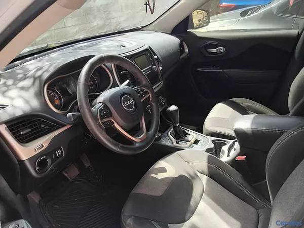 jeepetas y camionetas - JEEP LATITUD 4X4 2014 3
