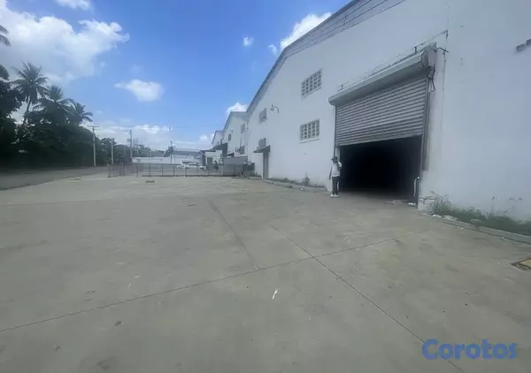 oficinas y locales comerciales - NAVE COMERCIAL  7