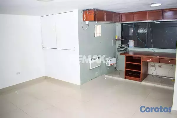 oficinas y locales comerciales - Local Comercial en EL ENSANCHITO 5