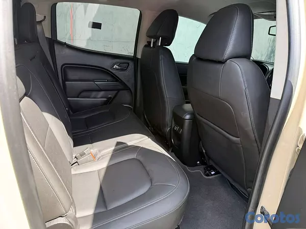 jeepetas y camionetas - Camioneta Chevrolet Colorado 4x4 diésel nueva 6