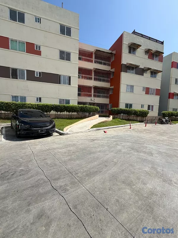 apartamentos - venta de apartamento 4to piso con terraza techada en la autopista de san isidro 2