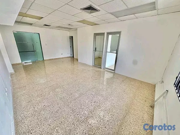 oficinas y locales comerciales - Alquilo local en plaza comercial eb Castellana  7
