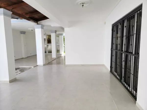 casas - Se Vende Residencia de 2 Niveles en Villa Maria  4