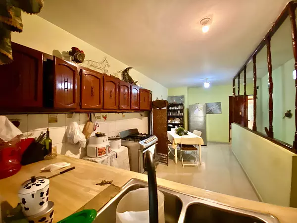 casas - Vendo casa de oportunidad en la Avenida  Próceres. 10