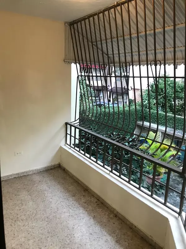 apartamentos - Apartamento Segundo Nivel, Ens. Quisqueya (O.K) 6