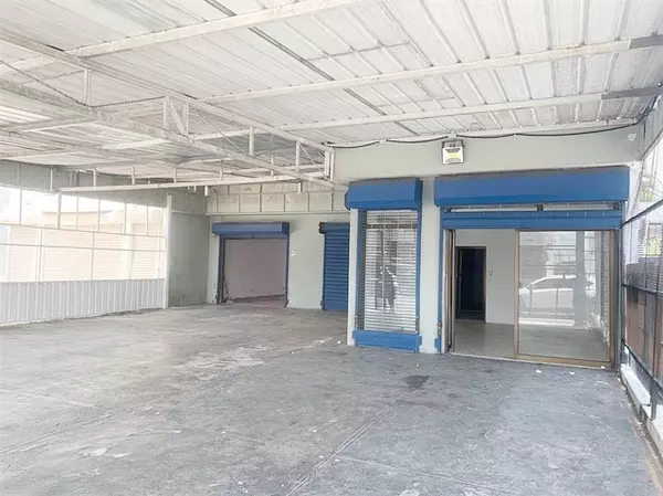 oficinas y locales comerciales - Local céntrico y comercial bella vista  9