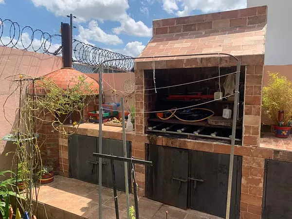 casas - VENDO Casa De 2 Niveles En Residencial Cerrado Altos De Arroyo Hondo III

 6