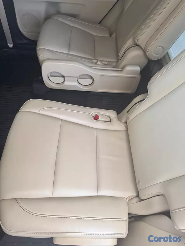 jeepetas y camionetas - Toyota Highlander XLE 4WD 2015 13