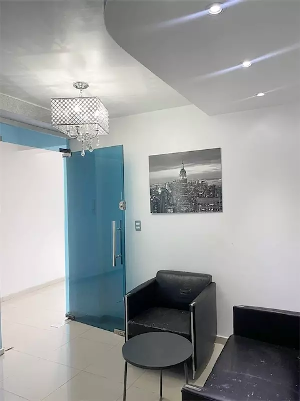 oficinas y locales comerciales - Local en venta en zona céntrica  7